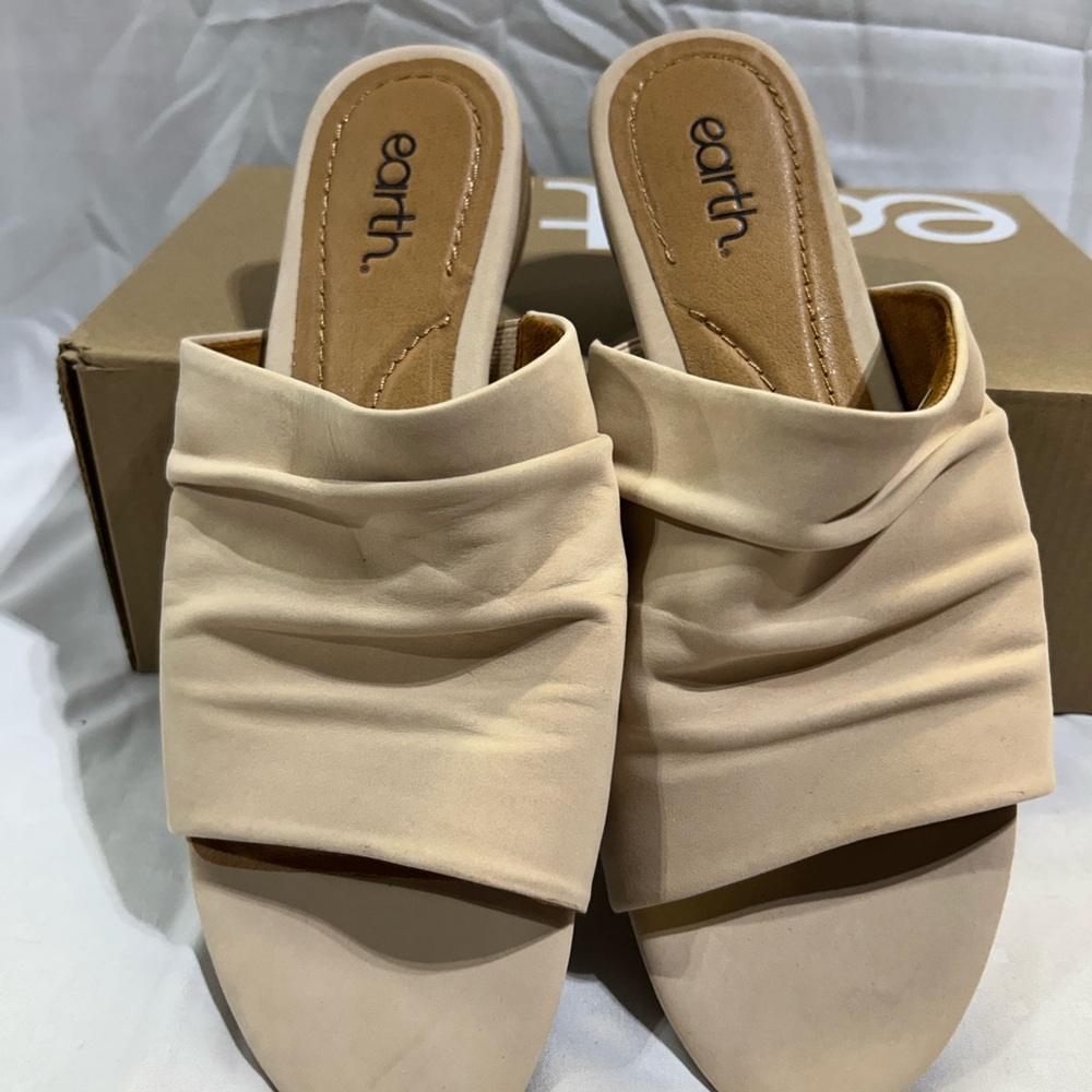 Earth leather slip in slide sandals talma size 10